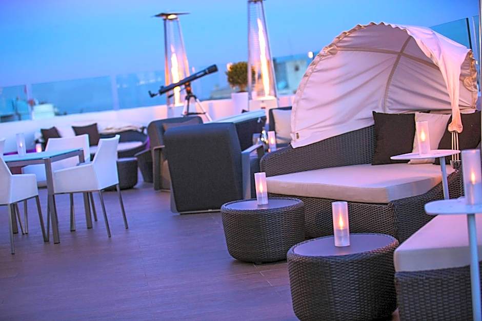 Renaissance Izmir Hotel