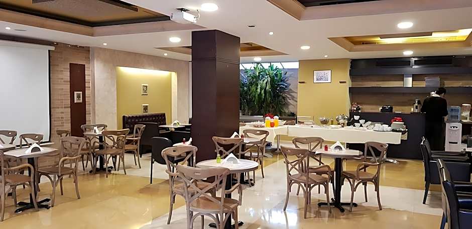 Ceasars Park Hotel