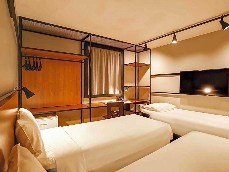 Ibis Copacabana Posto 2