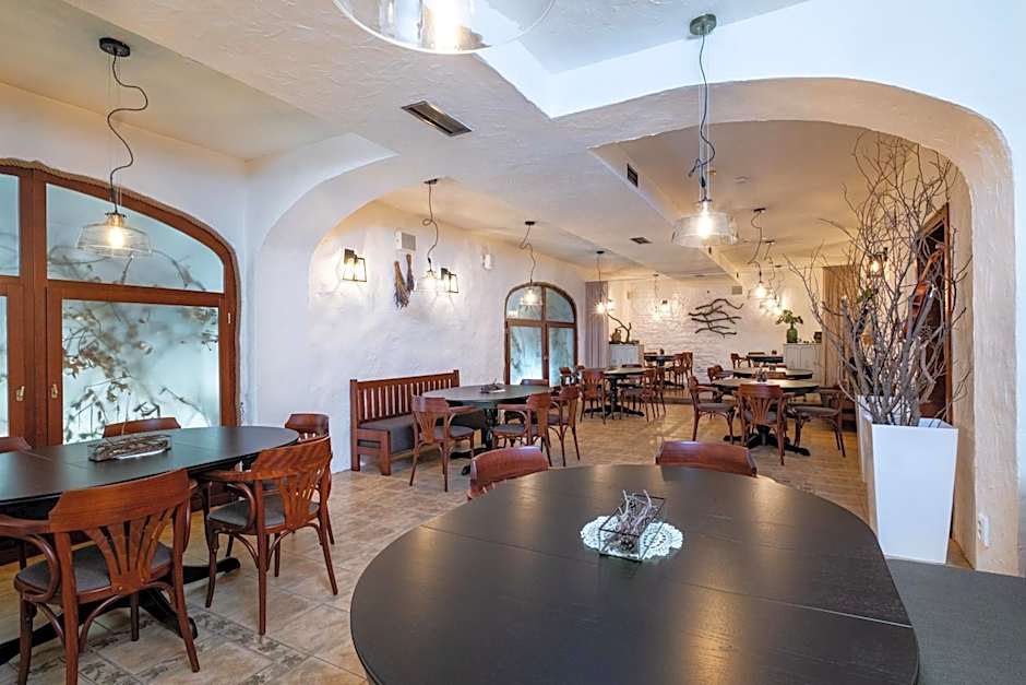 Hotel Golden Eagle