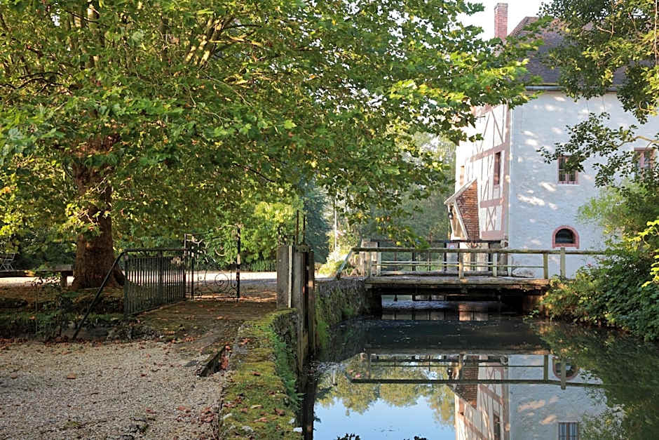 CHARME AU FIL DE L'EAU