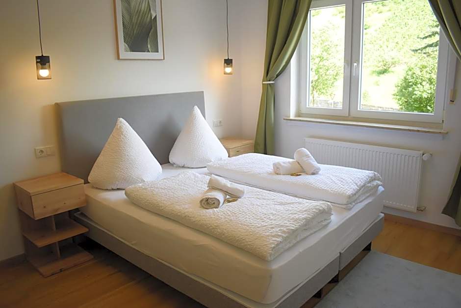 Hike Inn Hotels by Emmerich