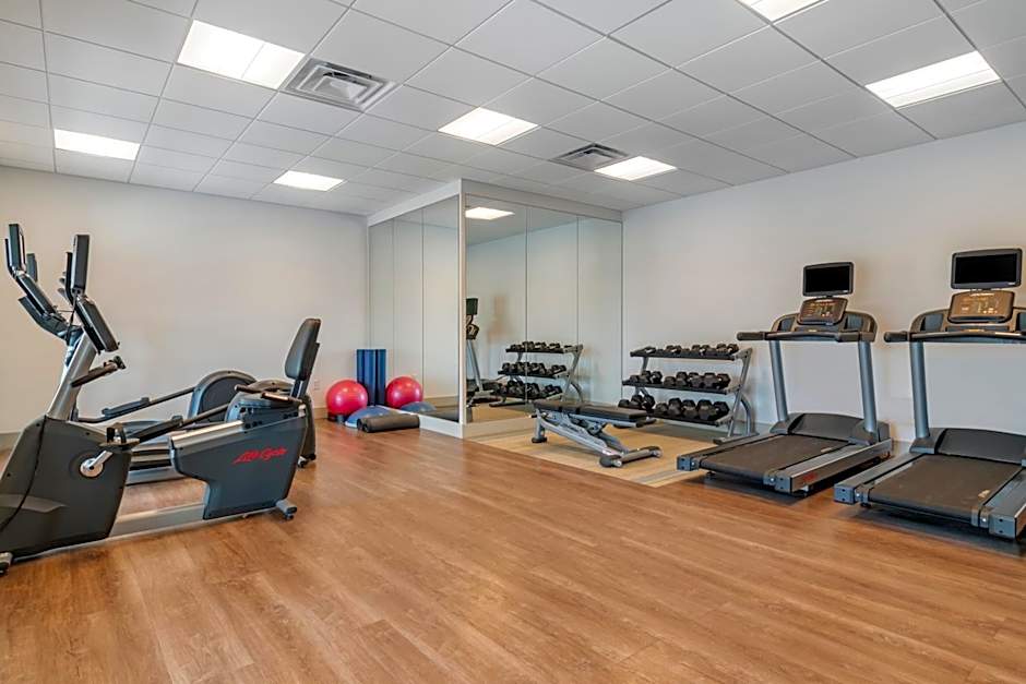 Holiday Inn Express and Suites Lancaster - Mount Joy By IHG