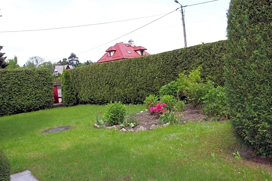 Uroczy Domek Z Ogrodem I Tarasem