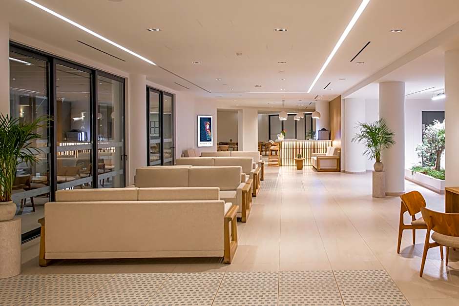 Lavris Hotels