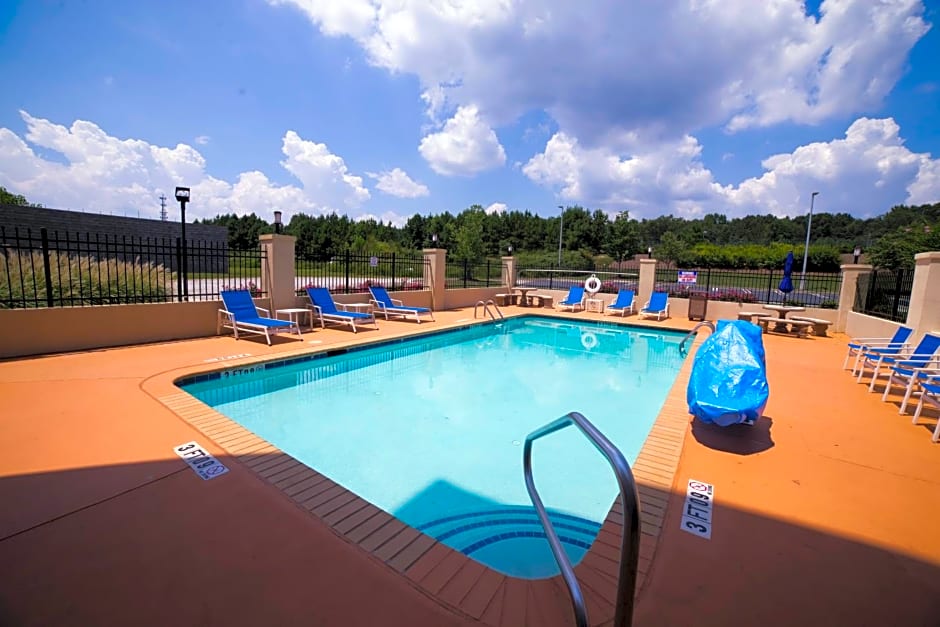 Holiday Inn Express Hotel & Suites Atlanta East - Lithonia