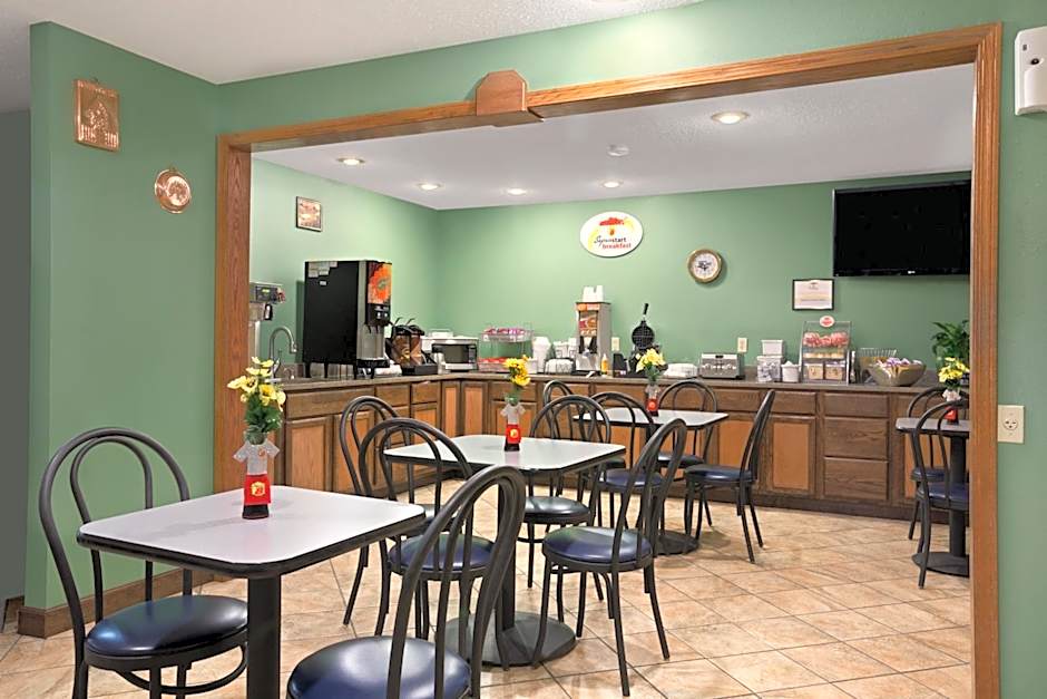 Super 8 by Wyndham Russellville
