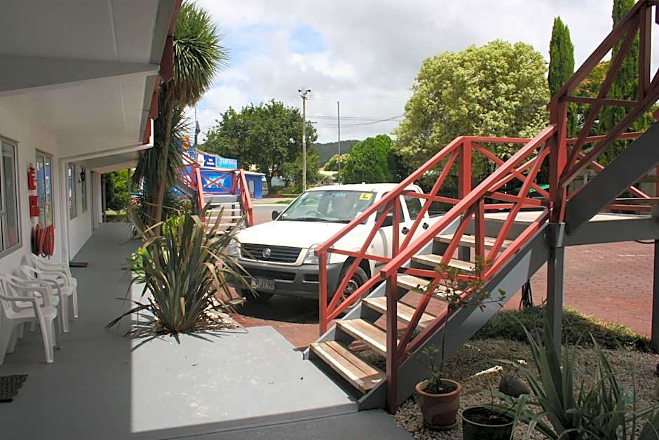 Burgundy Rose Motel
