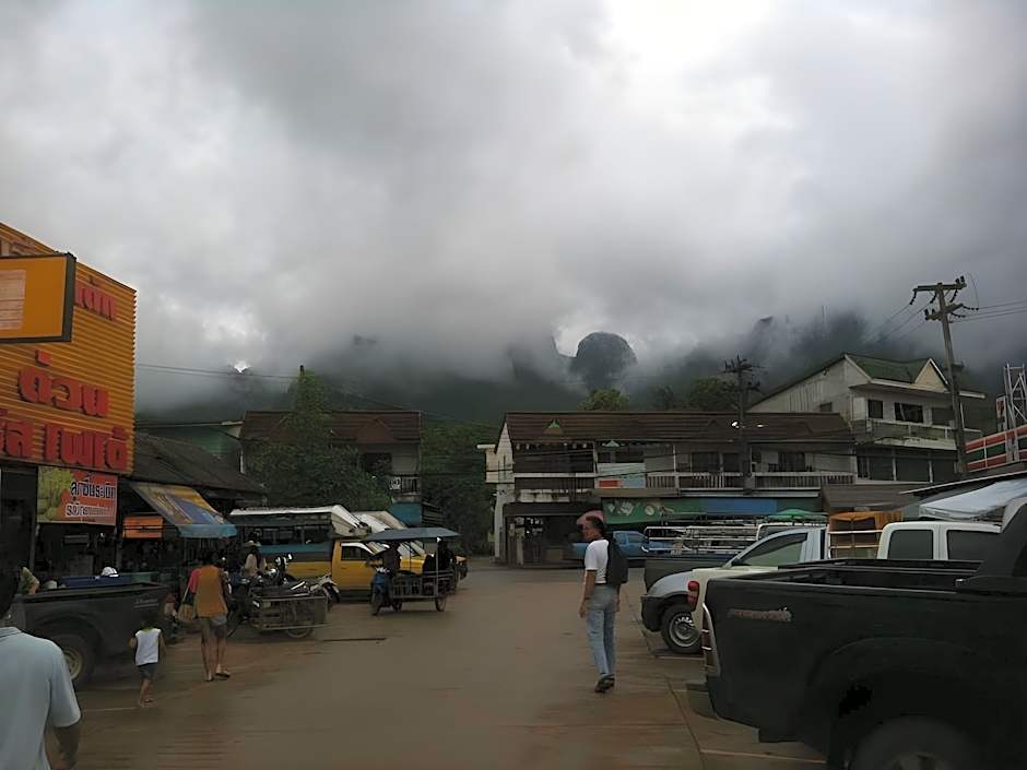 Thongphaphum Place