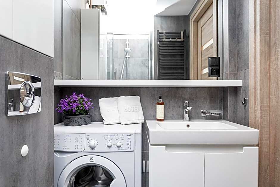 Riviera Residence Apartments