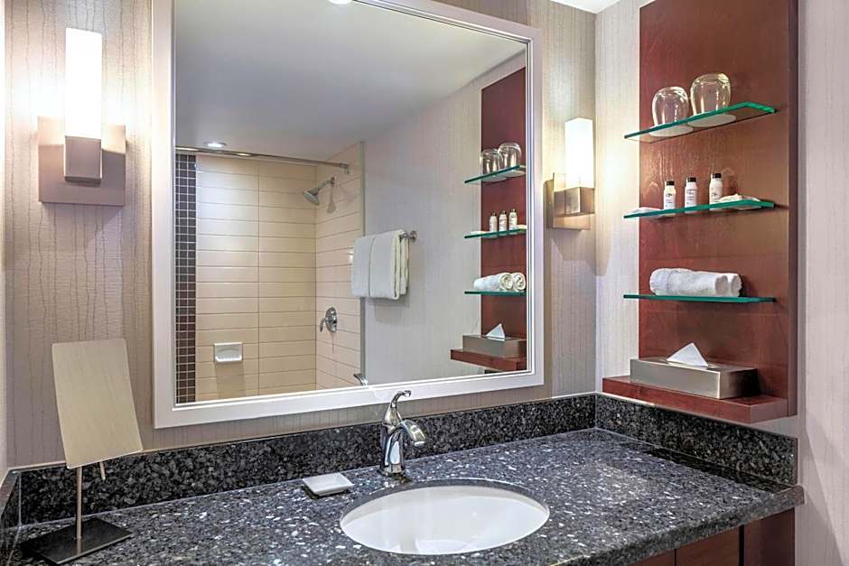 Delta Hotels by Marriott Burnaby Conference Centre