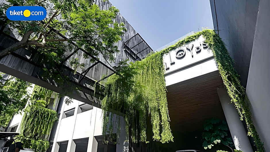 Lloyd's Inn Bali