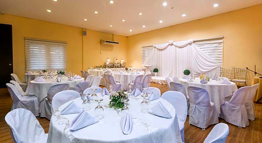 Microtel by Wyndham Cabanatuan