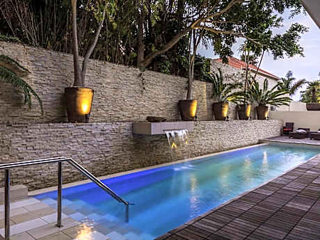 No5 Boutique Art Hotel by Mantis