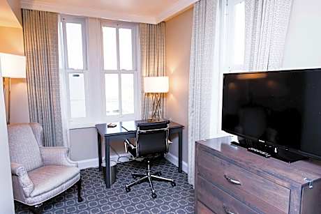 2 Double Beds Oversized Corner Rm
