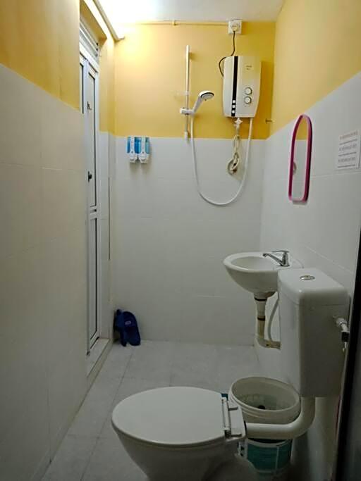 1 MINUTES TO TOWER SENTRAL INTAN HOMESTAY 6 ROOMS