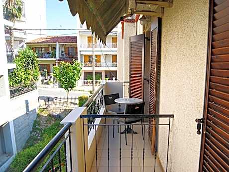 Studio with Garden View