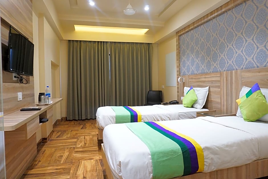 Treebo Trend Classic Grande, Camp