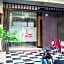 RedDoorz Plus At Lucky Inn Hotel Panakkukang