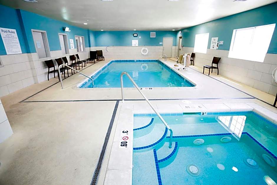 Holiday Inn Express Hotel & Suites Carlsbad By IHG