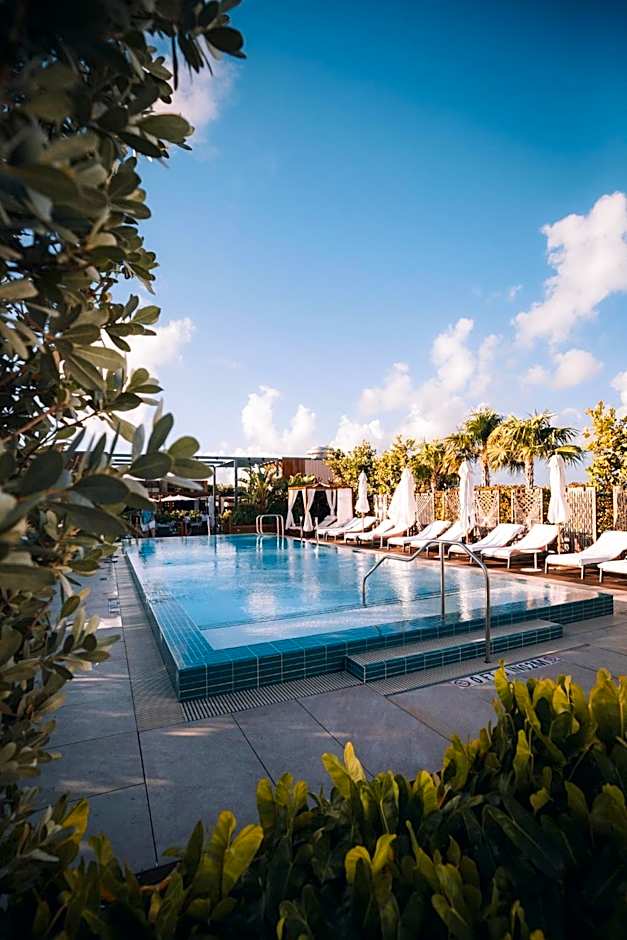 The Ray Hotel Delray Beach, Curio Collection by Hilton