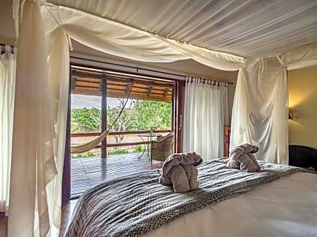 Family River Bungalow