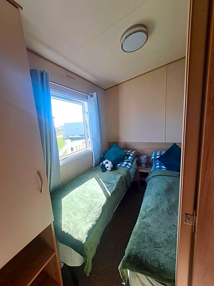 N & V Caravan Sand le mere