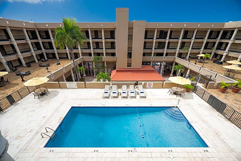 Windward Passage Hotel
