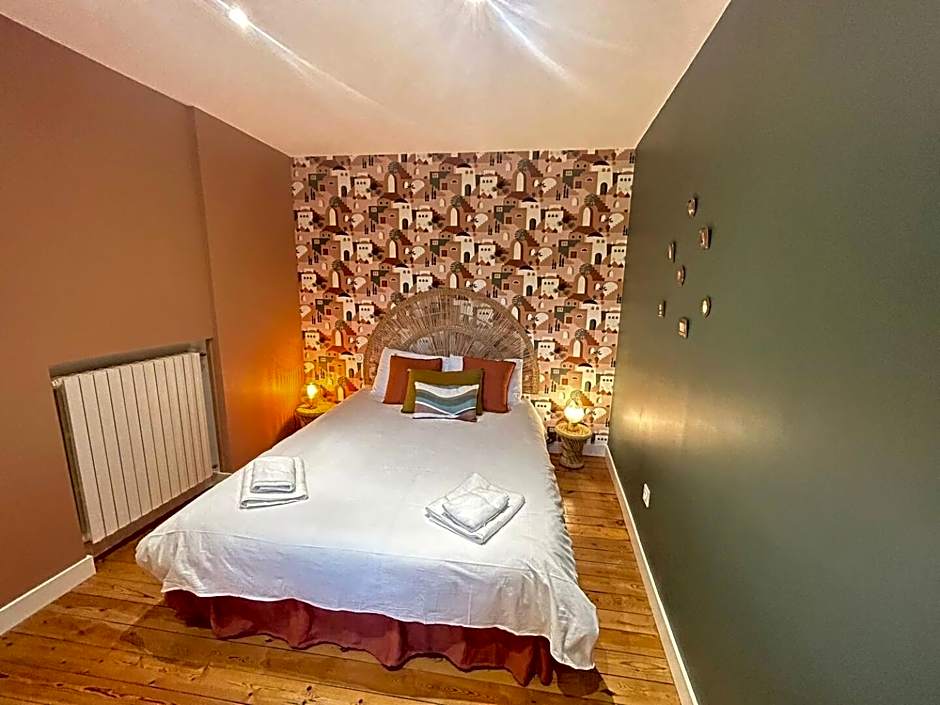 Chambres au coeur du quartier historique - Maison Alternativi
