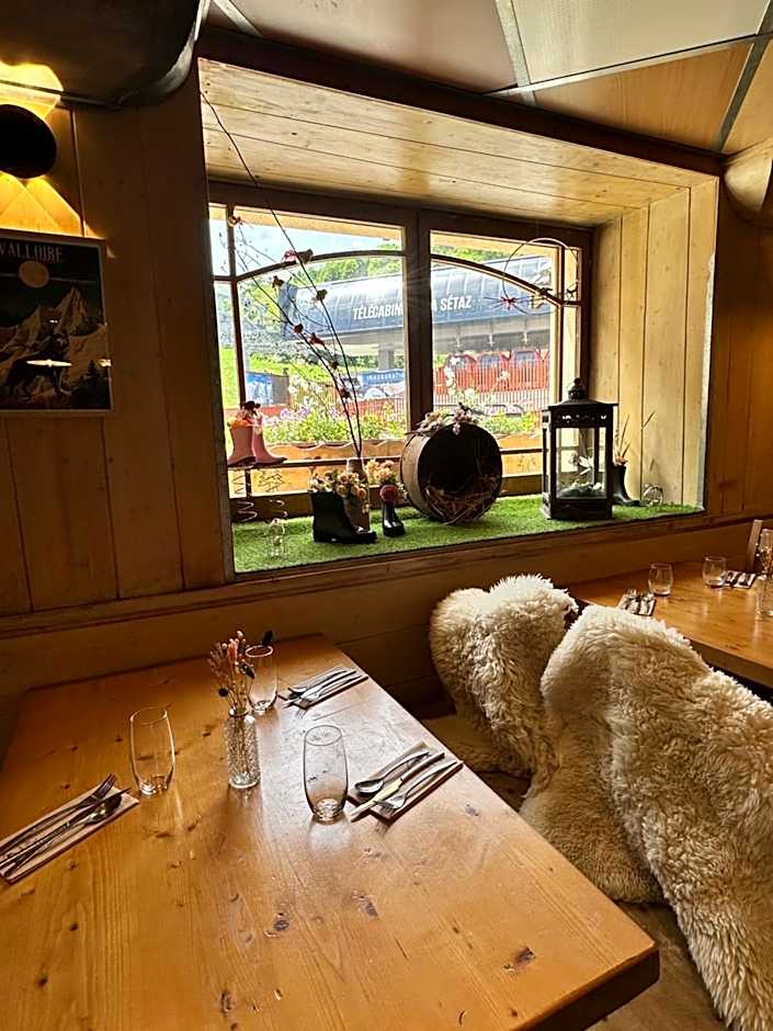 Hôtel-Chalet les Mélèzes