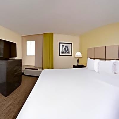 Candlewood Suites Carlsbad South