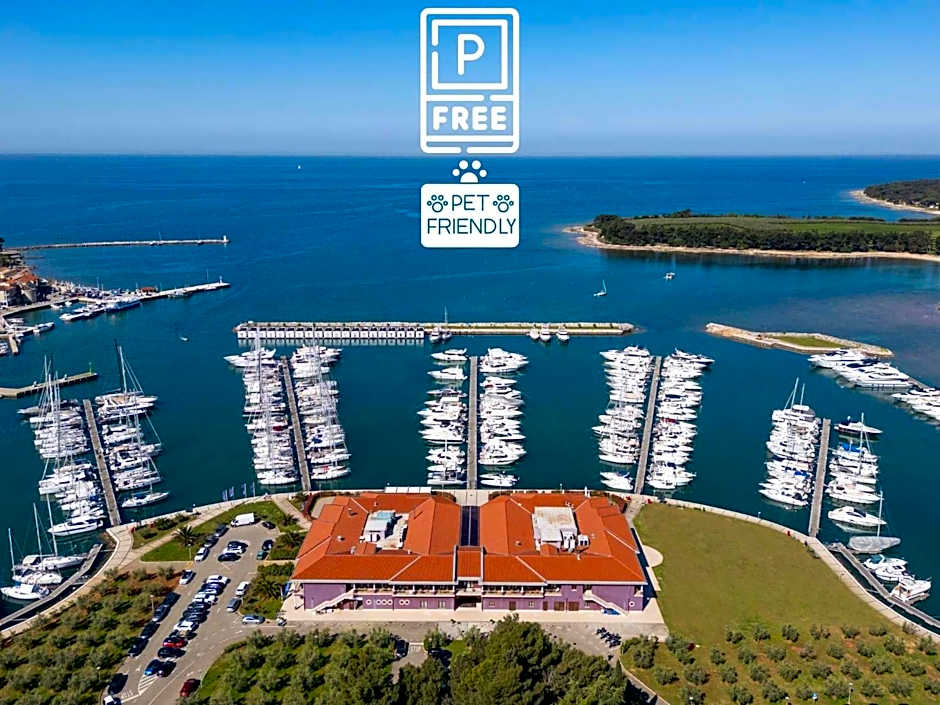 Photo 1 of 50 of Hotel Nautica