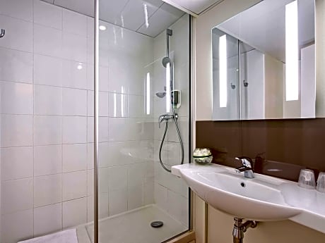 King Room - Mobility Accessible