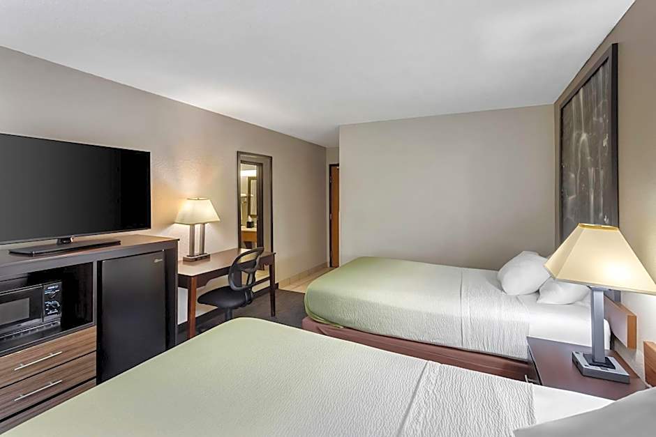 Super 8 by Wyndham Elkins