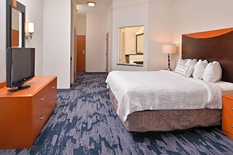 King Room with Specialty Bathtub and Roll-In Shower - Mobility Access