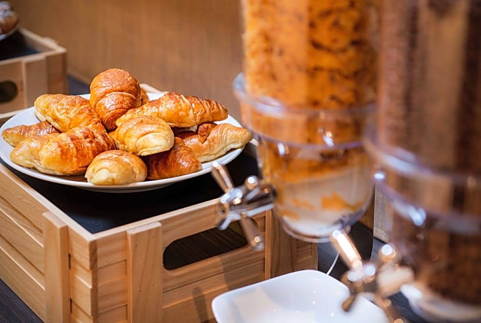 Hotel Soleil Ha Long, Trademark Collection by Wyndham