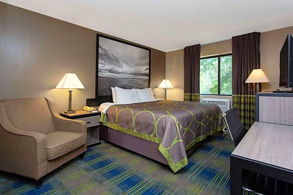 Super 8 by Wyndham Cromwell/Middletown