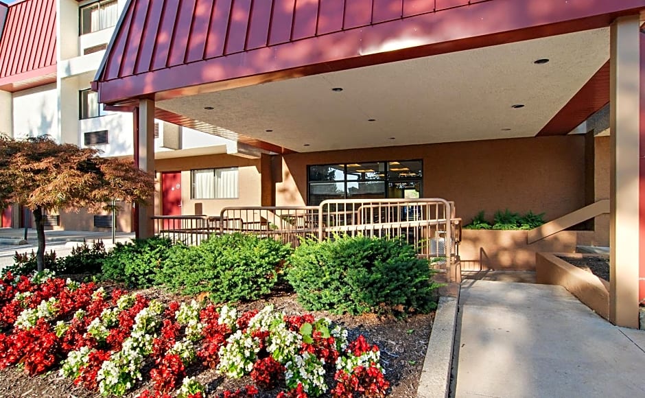 Red Roof Inn Cleveland Airport-Middleburg Heights
