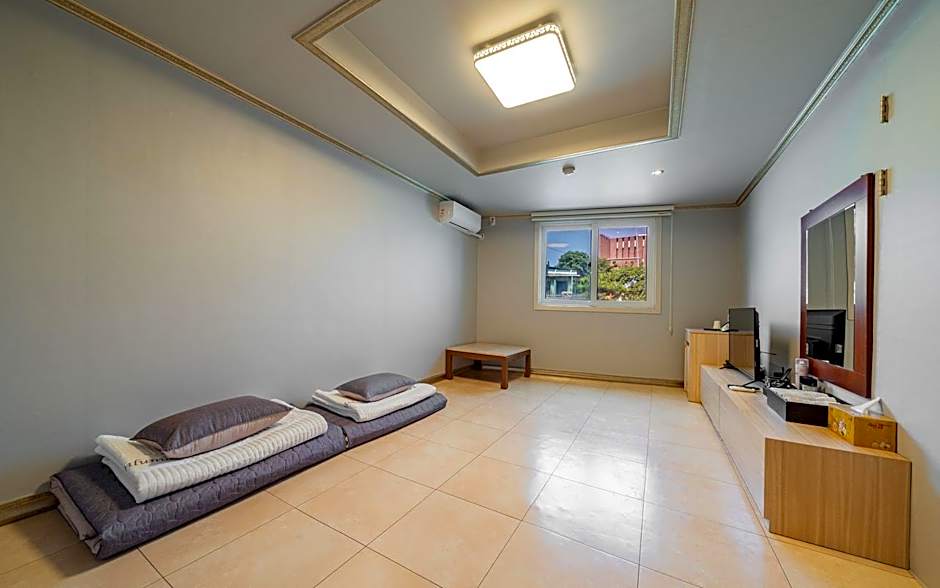 Jumunjin Hotel