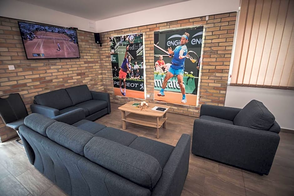 Tenisz Panzió - Baja