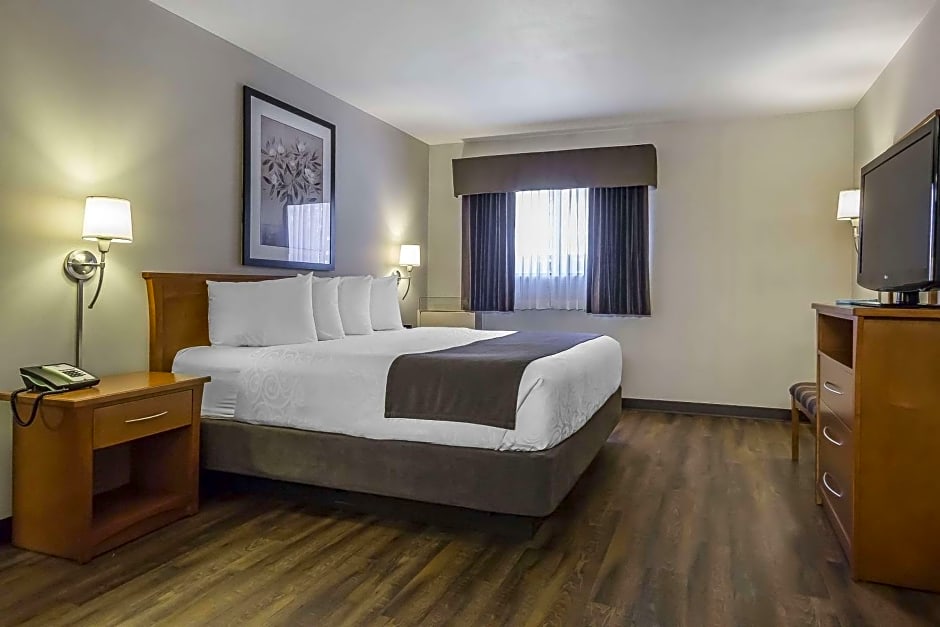 Quality Inn & Suites Saskatoon