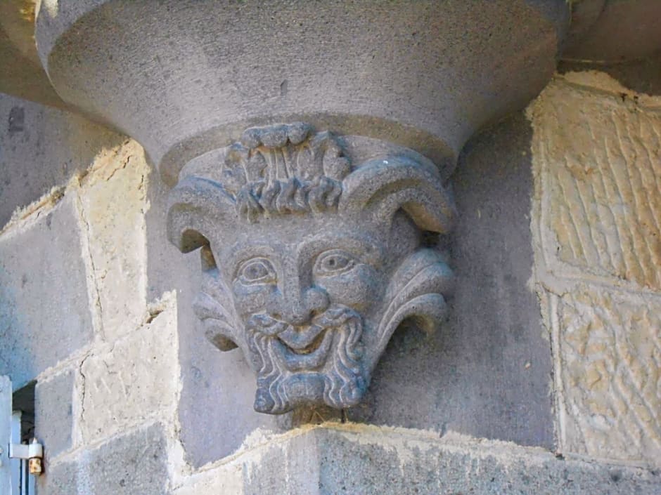 Chateau De Courbelimagne, Raulhac