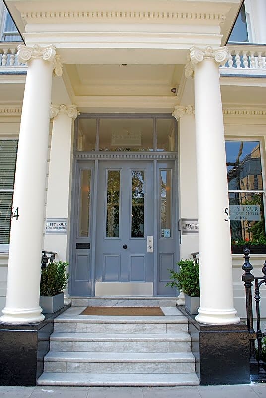 54 Queen's Gate Hotel