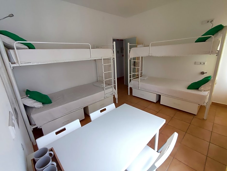 Racing Mackerel Hostel