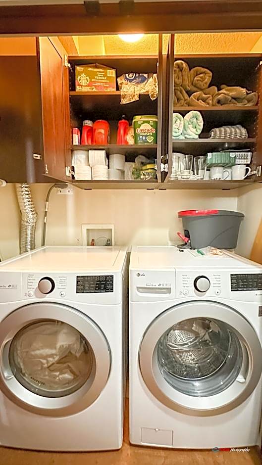 Solara Suite with Indoor Pool / Hot tub / Parking