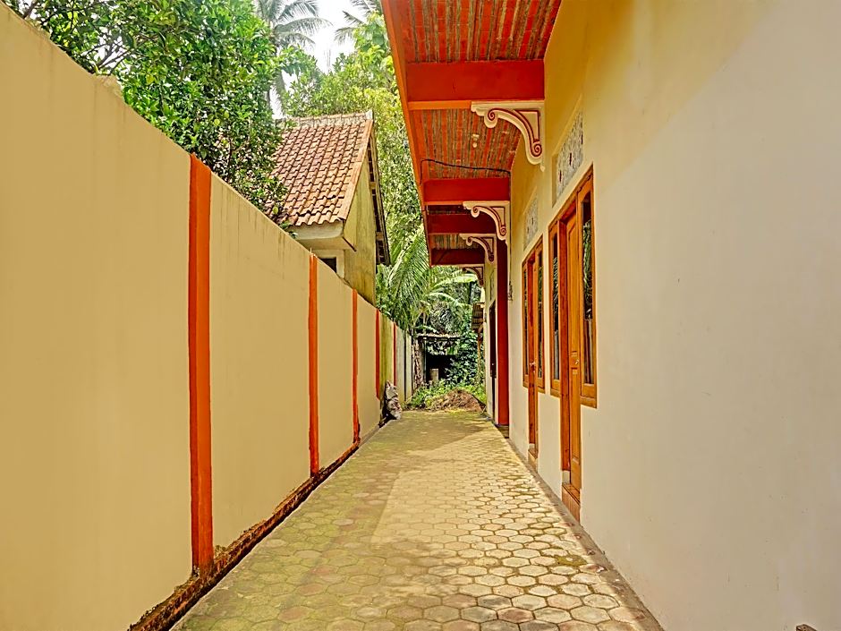 OYO Life 92568 Penginapan Joglo Syariah