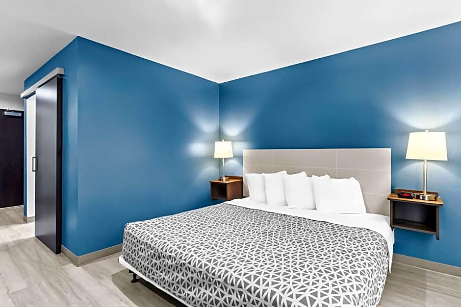 WoodSpring Suites South Houston Hobby