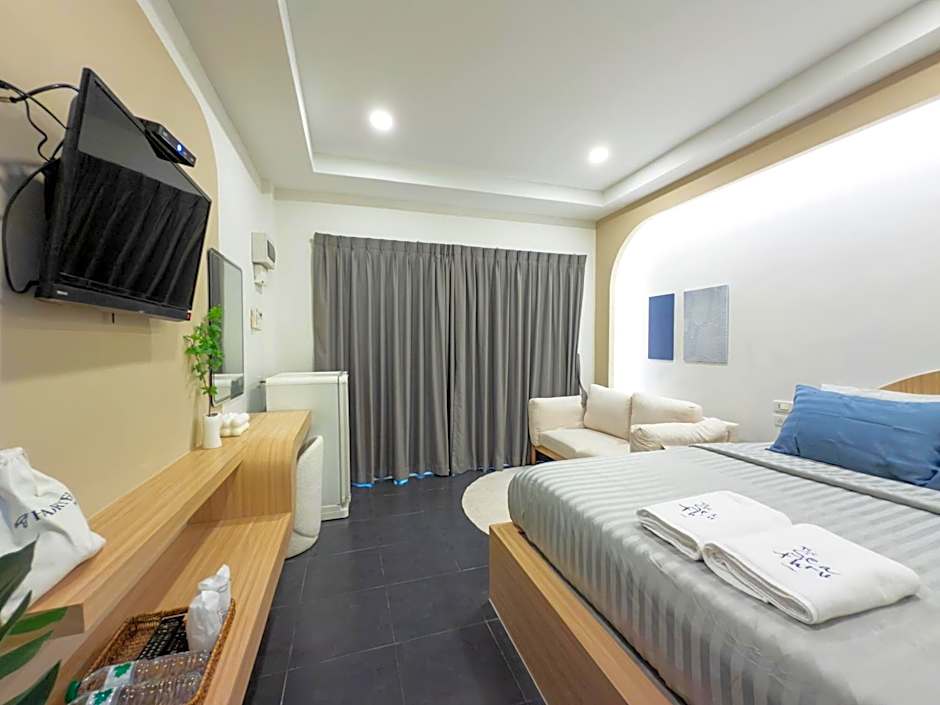 The Seathru Koh Larn