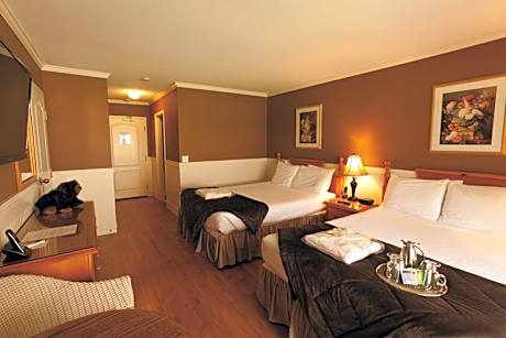 Queen Room - Mountain View