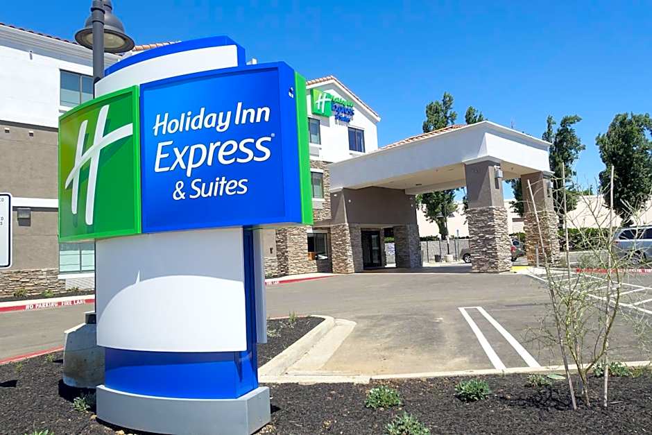 Holiday Inn Express & Suites Brentwood By IHG